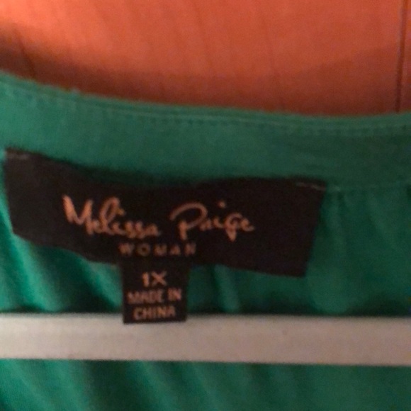 Melissa Paige Woman green top, size 1X. - Picture 2 of 4